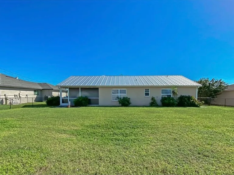 2134 Country Club Blvd — Photo 6