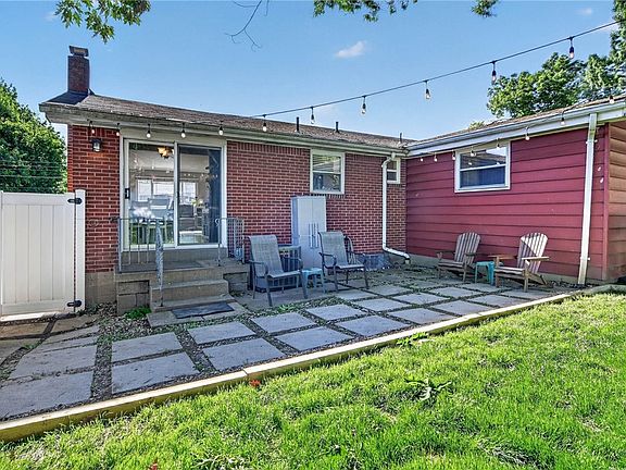 5th image of 64 Lincoln Ave