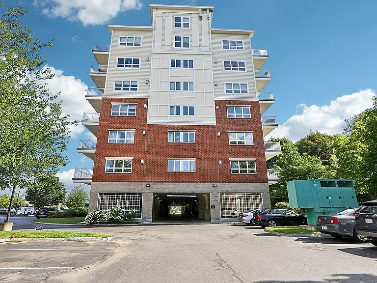 40-web-or-mls-Pawtucket Blvd-S2407-040