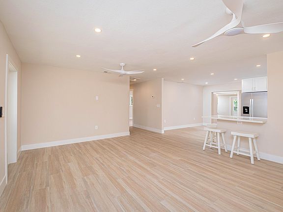 5th image of 28 Bonefish Ave