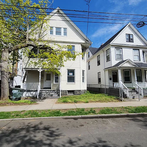 604 William St Photo 1