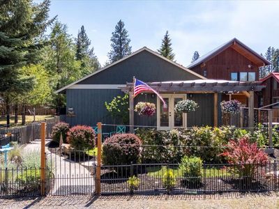 325 E Washington Ave, Sisters, OR, 97759