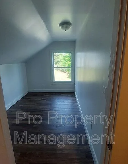 31 William St #2 — Photo 10