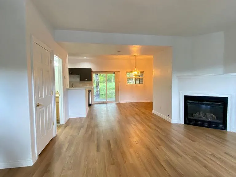 824 Kingdom Dr — Photo 5