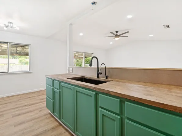 2654 Arlington Ln, Lancaster, TX 75134