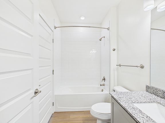 4th image of 2520 New Port Royal Rd #5-106