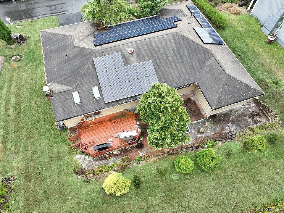 1st image of 33 Palisades Court