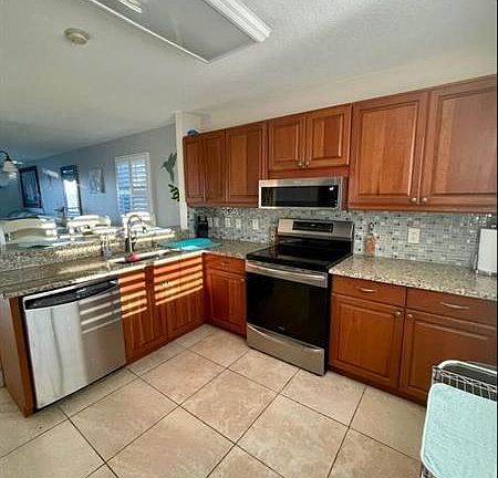 4th image of 13525 S Indian River Dr APT 105