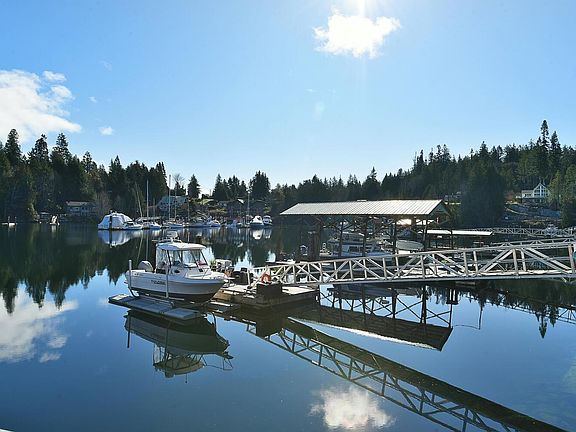 3rd image of 4650 Gerrans Bay Rd