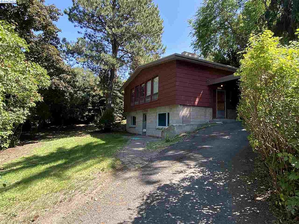 1st image of 1220 NE Cove Way