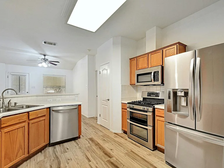 8605 Ganttcrest Dr — Photo 9