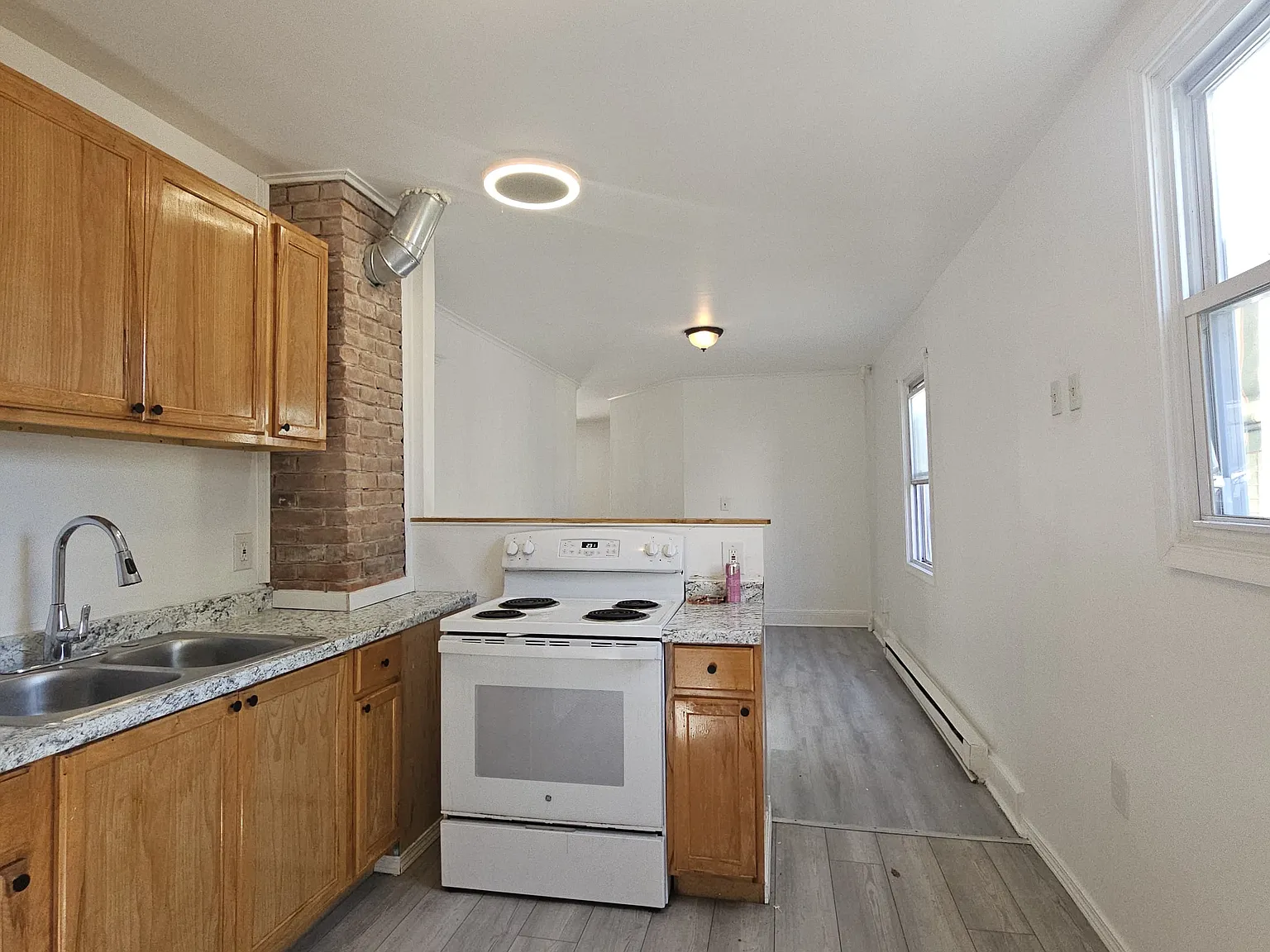 2 bed, $1,350 — Photo 4