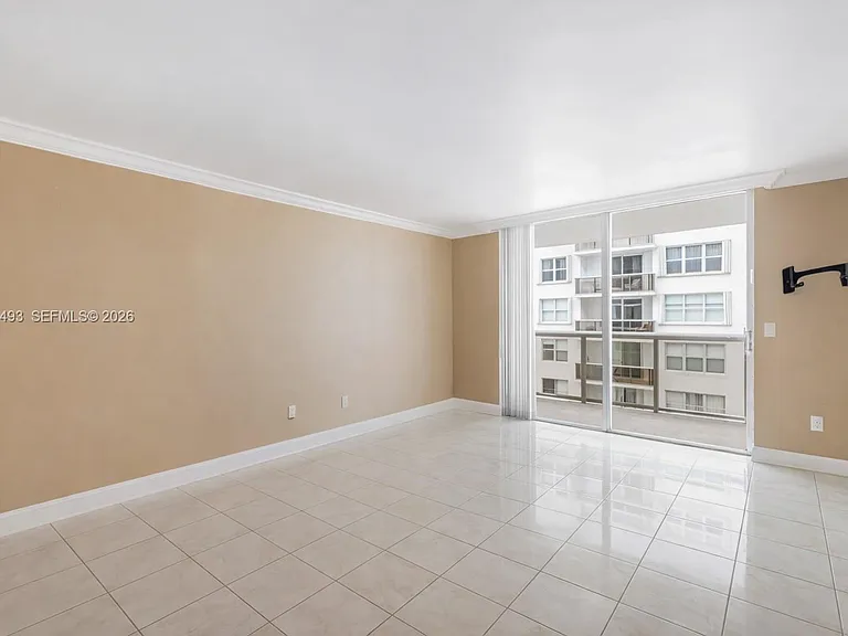 6039 Collins Ave #1206 — Photo 7
