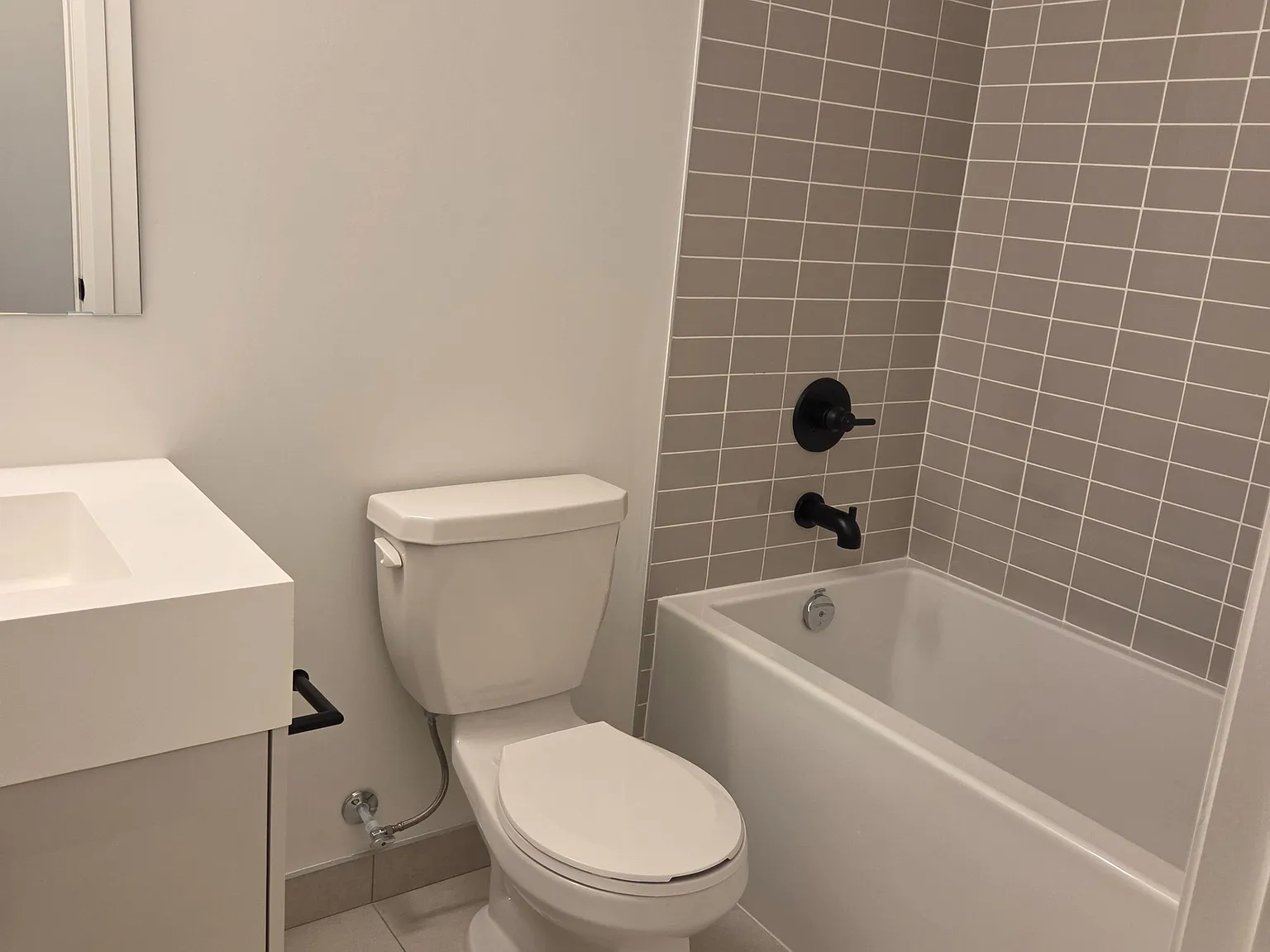 1 bed, $2,340 — Photo 4