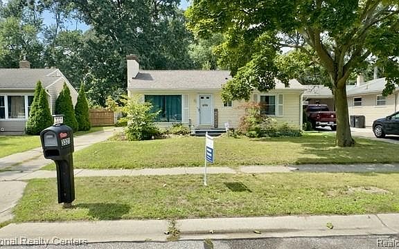 2nd image of 3321 Pine Grove Ave