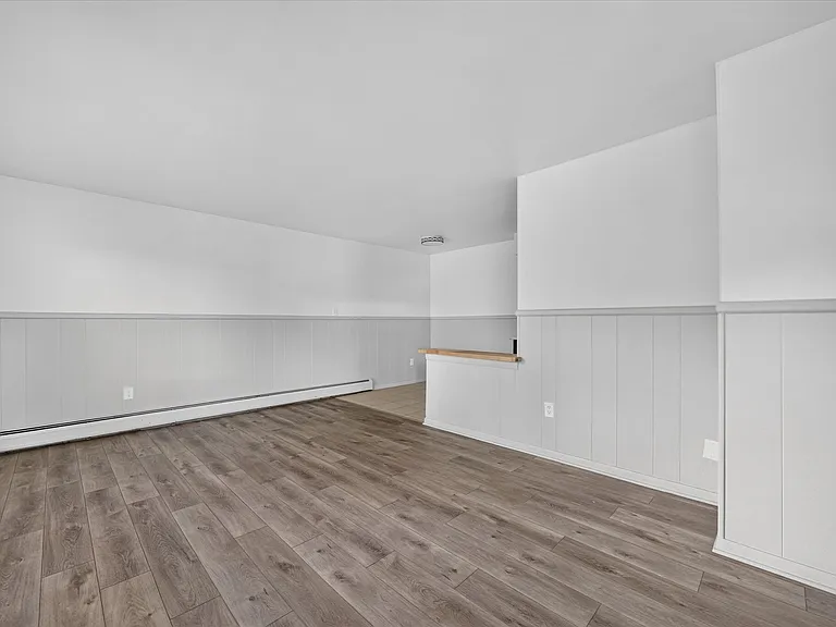 151 E McHattie St #10 — Photo 2