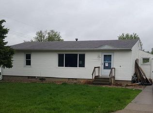 1109 N 5th Ave E, Newton, IA 50208