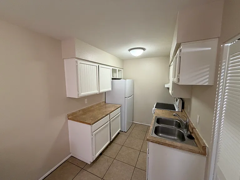 145 S Doran #2 — Photo 7