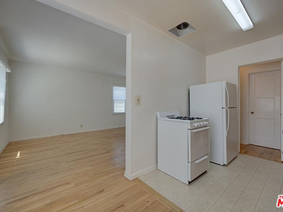 1st image of 2401 Oak St #C