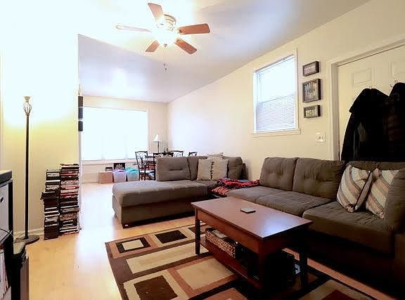 3rd image of 1618 N Rockwell St #1F