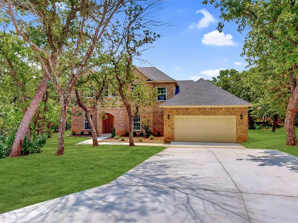 120 Lillys Ct, Runaway Bay, TX 76426