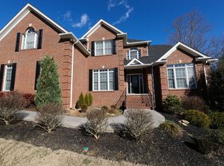 5200 Walkercrest Ln, Knoxville, TN 37918