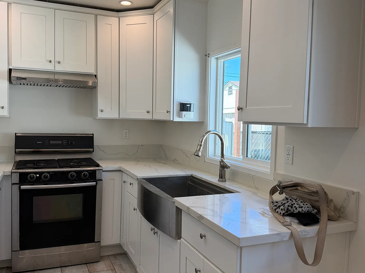 2 bed, 700 sqft, $2,500 — Photo 2