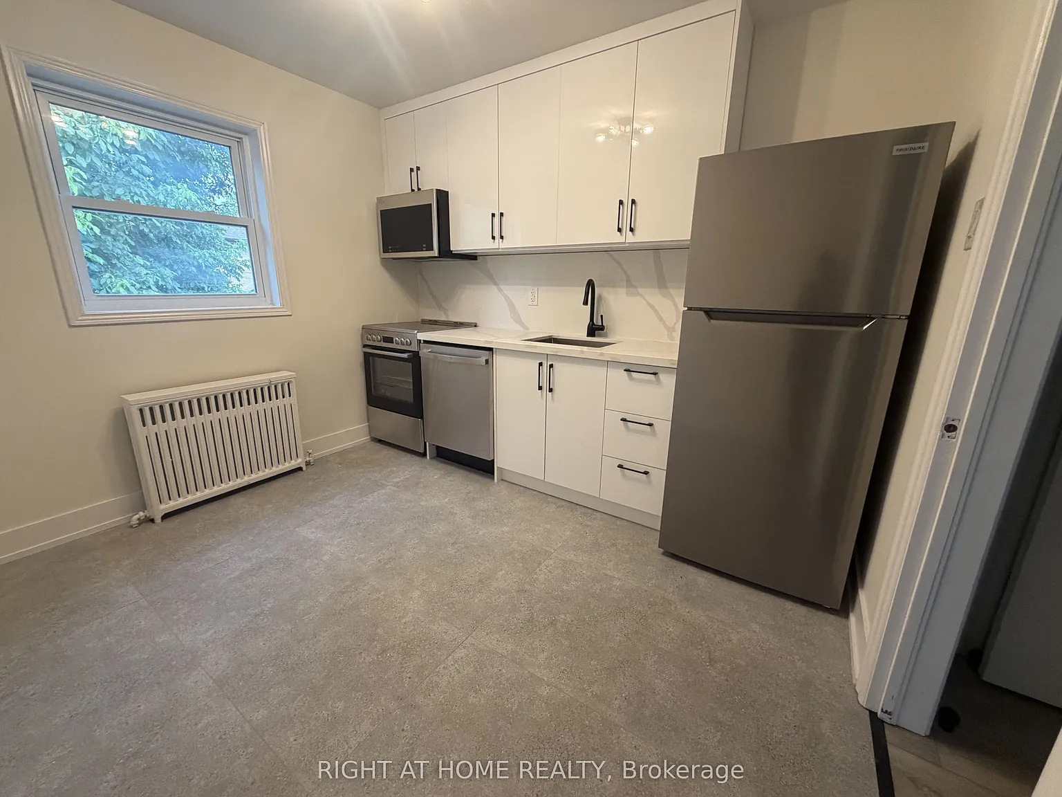 1 bed, $2,000 — Photo 2