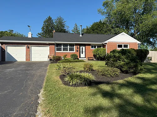 124 Spruce Ln Photo 1