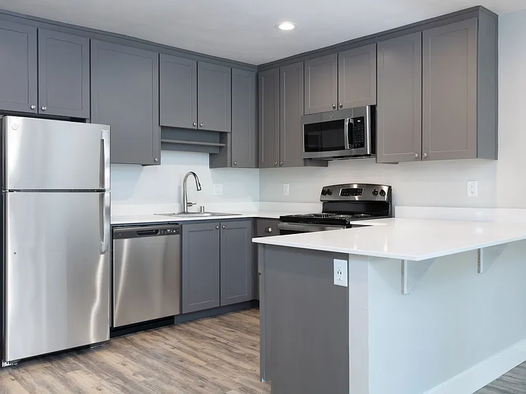 Mission Heights Apartments — Photo 18