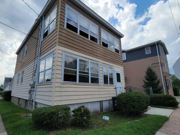 16 Wadsworth St, Wallington, NJ 07057