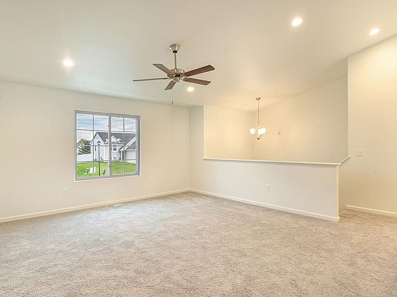 3rd image of 1645 Southpointe Trl