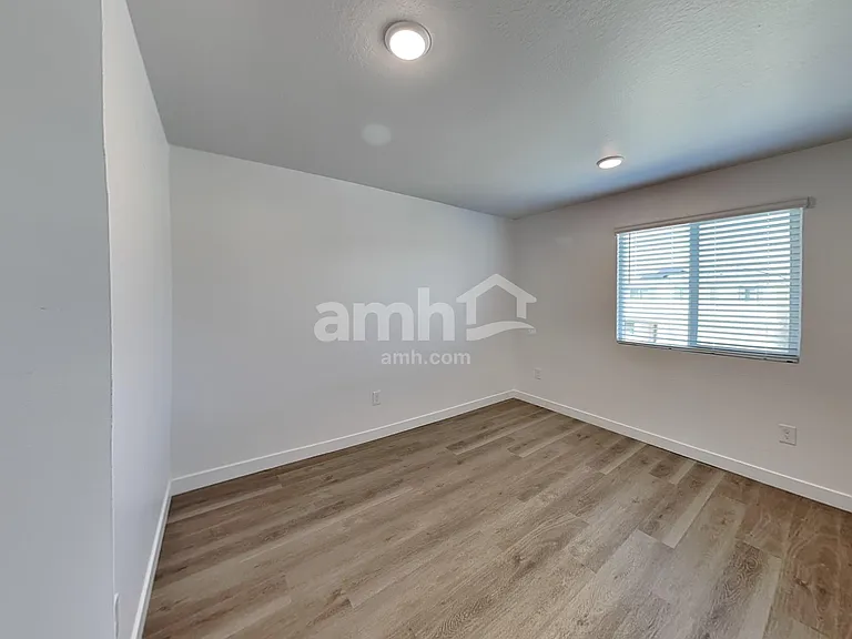 12627 W Flynn Ln — Photo 10