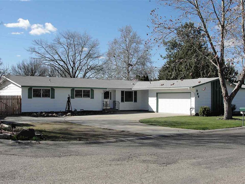 1st image of 205 Sunny Ln