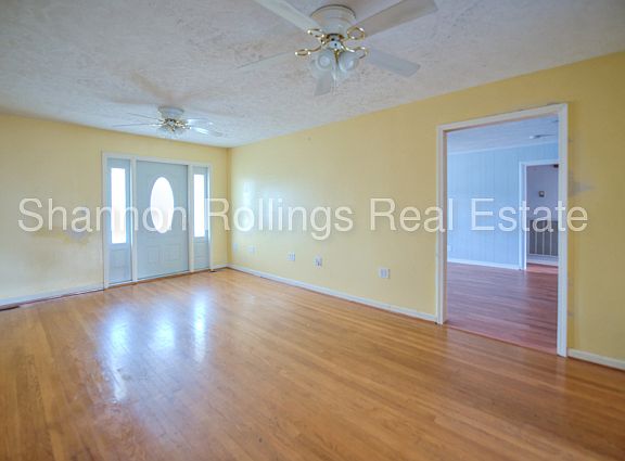 2nd image of 638 York St NE