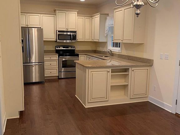 4th image of 200 Old Orchard Way