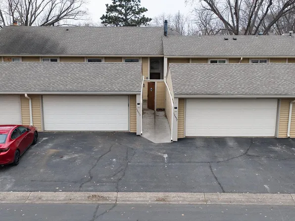 12459 Drake St NW, Coon Rapids, MN 55448