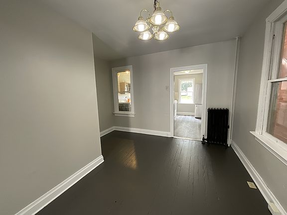 3rd image of 324 N Franklin St #1/2