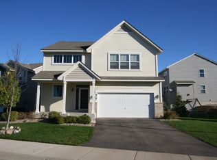 816 Newberry Ln, Chaska, MN 55318