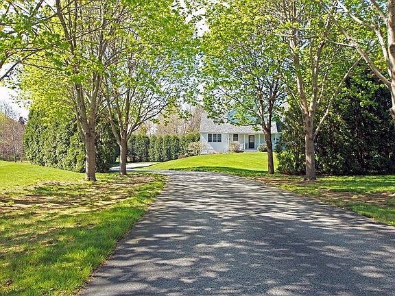2nd image of 9 Newell Farm Dr