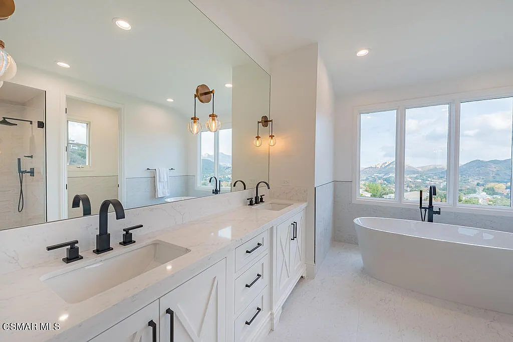 4 bed, 3758 sqft, $22,000 — Photo 1