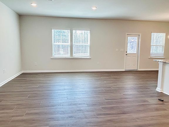4th image of 624 Ben Ledi Ct