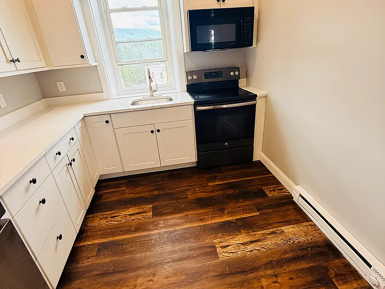 102 E Main St #4 — Photo 4