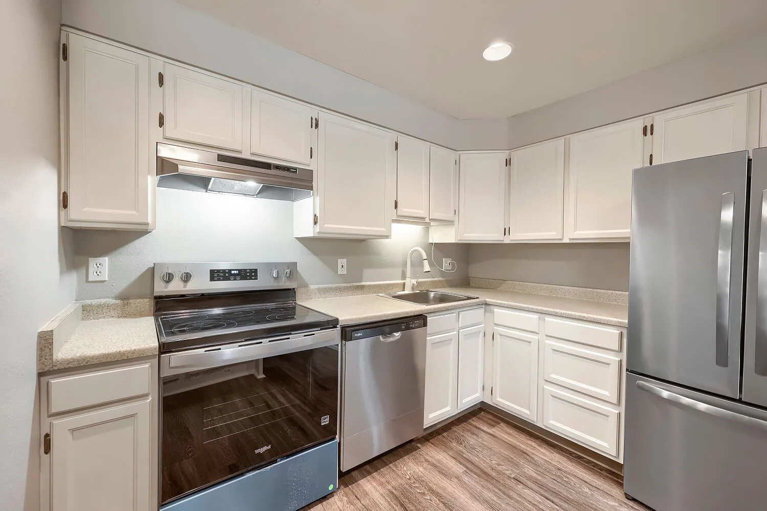 4899 S Dudley St — Photo 3