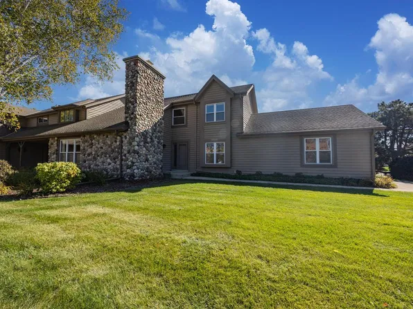 1515 W De La Warr CIRCLE, Mequon, WI 53092