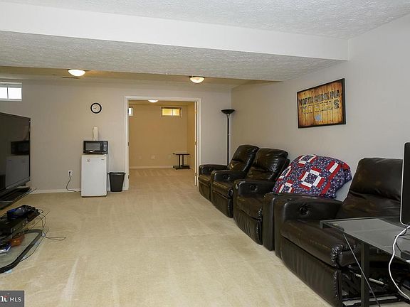 3rd image of 8726 Thornbrook Dr