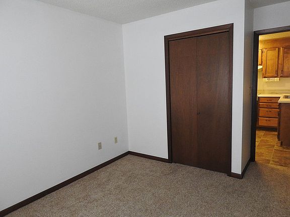 3rd image of 1540 N Cotner Blvd