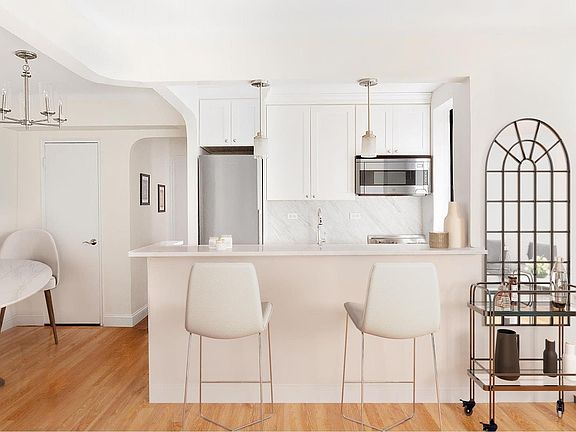 2nd image of 98 Park Ter E APT 3E