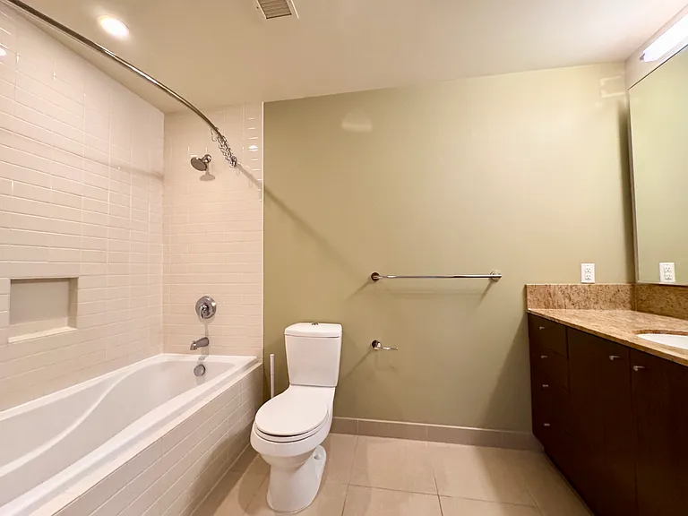 909 5th Ave #305 — Photo 10