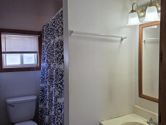 4th image of 1404 W North St